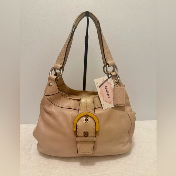 Coach Handbags - Coach Vintage Lynn Soho Champagne Beige Leather Shoulder Bag